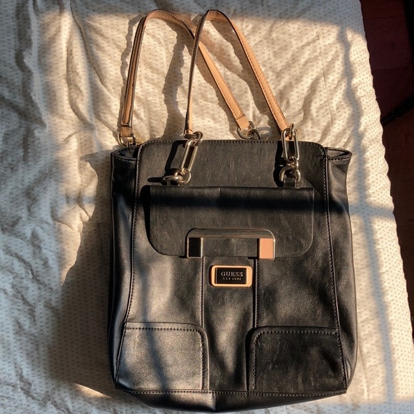 Guess Purse - Picture 1 of 9